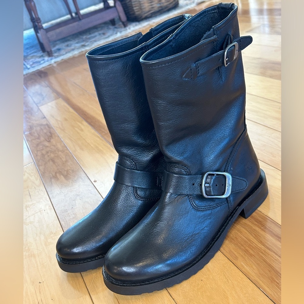 NWT FRYE Veronica Short Black Leather Buckle Moto Inspired Boots for Women - Picture 13 of 14